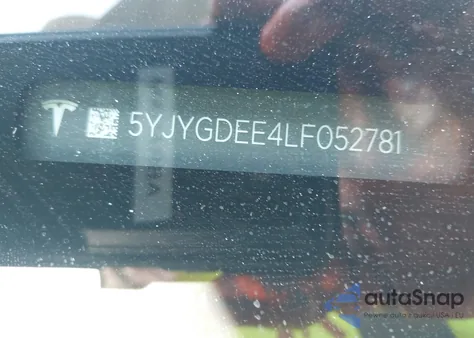 2020 Tesla Model Y z USA, uszkodzony, nr VIN 5YJYGDEE4LF052781